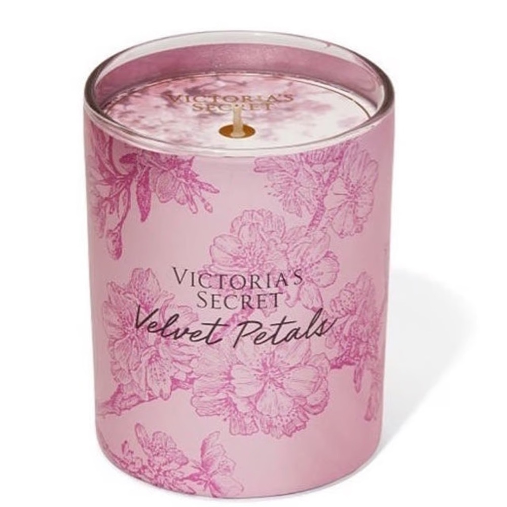 Victoria's Secret Velvet Petals Pink Candle